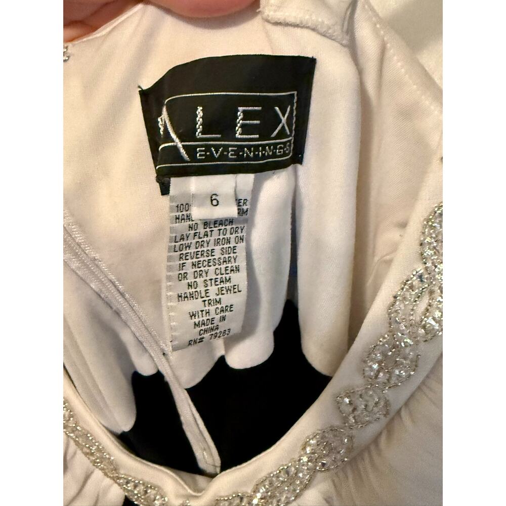 Alex Evenings Beaded Black & Ivory Formal Gown Size 6 - Picture 10 of 13